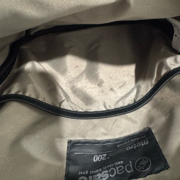 PacSafe Travel Security Metrosafe 200 Anti Theft Gear Crossbody Bag Brown PB008 - Picture 8 of 16